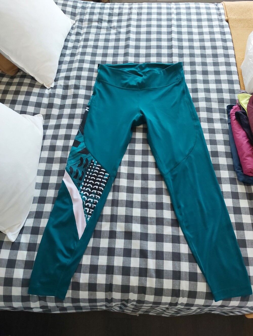 NWOT Reebok Women Leggings Size L